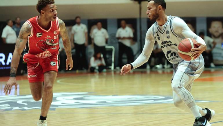  Lobos Plateados lucha hasta el final, pero cae ante Halcones Rojos